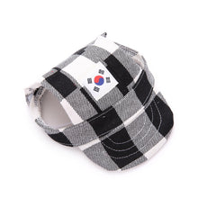 Load image into Gallery viewer, Plaid Hat (black &amp; white)
