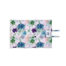 Load image into Gallery viewer, Succulent Medley Pet Travel Mat
